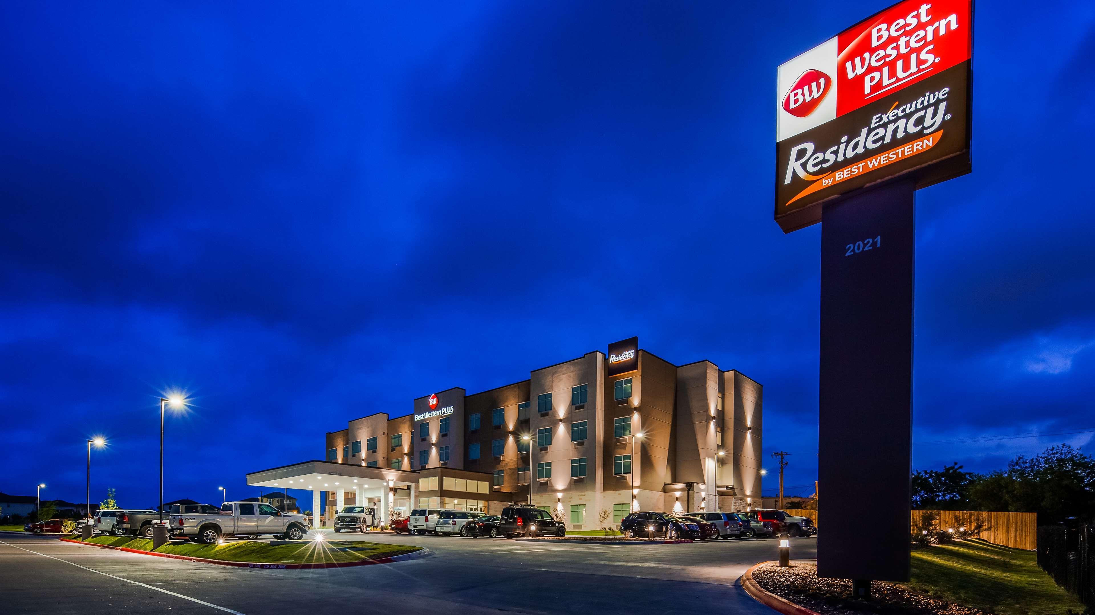 Best Western Plus Drayton Valley All Suites Exterior foto